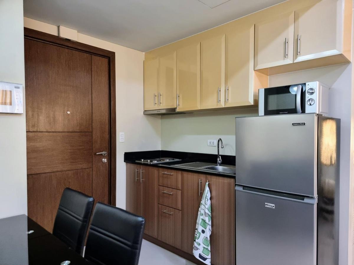 One Palm Tree Villas Condo Across Naia Terminal 3 مانيلا المظهر الخارجي الصورة