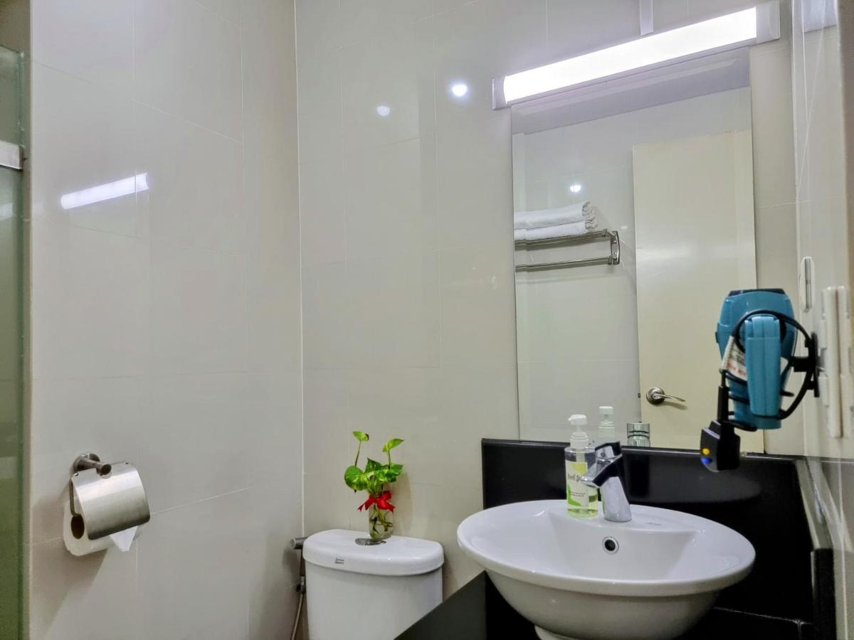 One Palm Tree Villas Condo Across Naia Terminal 3 مانيلا المظهر الخارجي الصورة