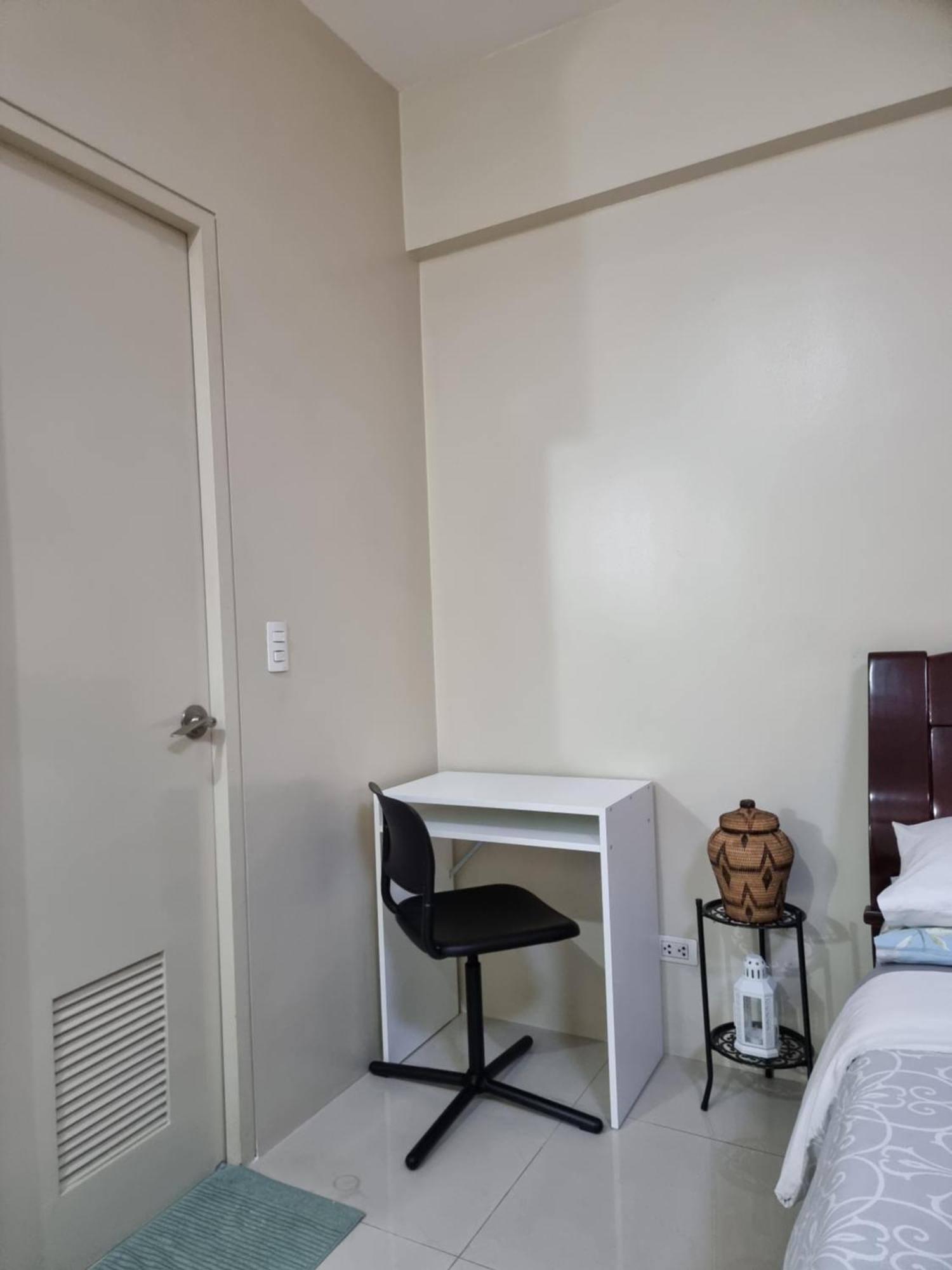 One Palm Tree Villas Condo Across Naia Terminal 3 مانيلا المظهر الخارجي الصورة